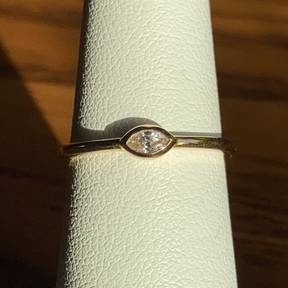 BLUE NILE 14K GOLD Marquise Diamond Ring - Picture 2 of 6